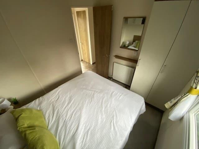 Serviced 2-Bed Apartment, Buxton, SK17, photograph 5