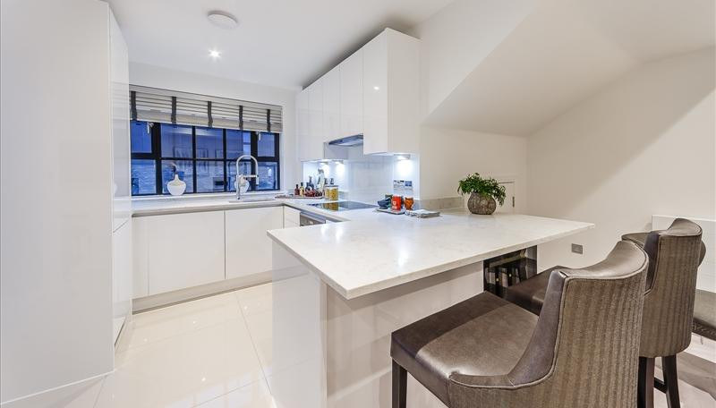 2-Bed Apartment, London, W6, photograph 4