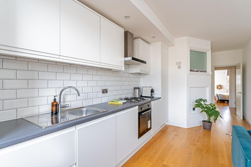 1-Bed Apartment, London, E8, photograph 4