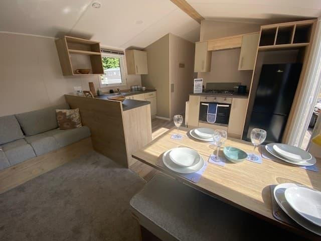 Serviced 2-Bed Apartment, Buxton, SK17, photograph 6