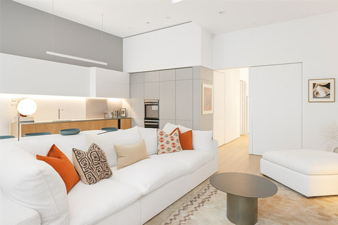 Spacious 2-Bed Apartment, Barbican, EC1A, photograph 1