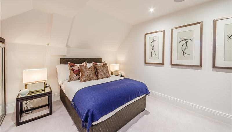 2-Bed Apartment, London, W6, photograph 6