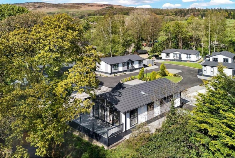 Serviced 2-Bed Apartment, Hope Valley, S33, photograph 2