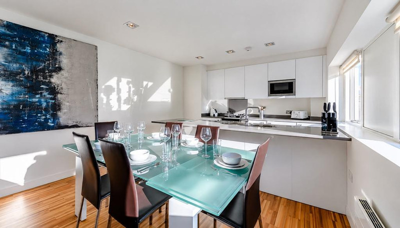 2-Bed Apartment, Fulham Road, SW3, photograph 2