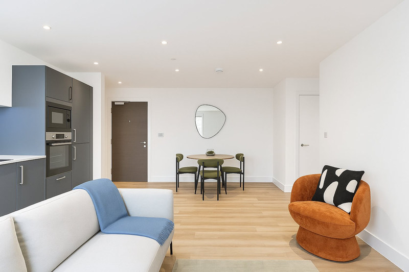 2-Bed Apartment, Gravesend, DA12, photograph 2
