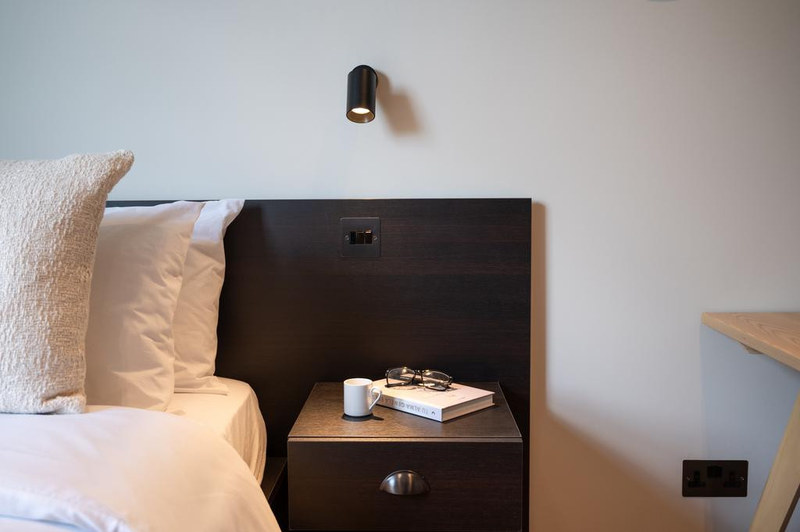 Studio Apartment, Notting Hill, W2, photograph 2