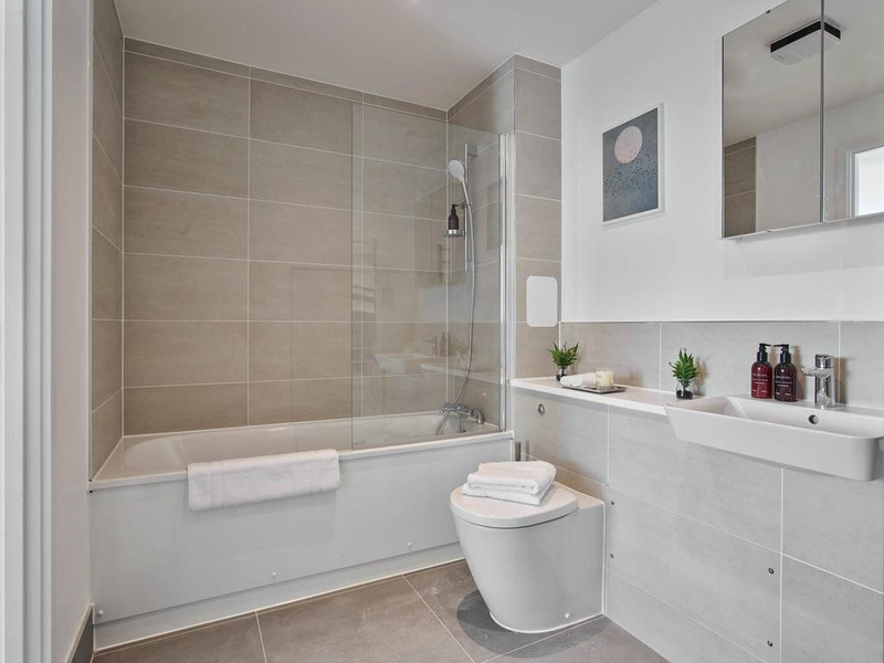 1-Bed Apartment, Silbury Boulevard, MK9, photograph 4