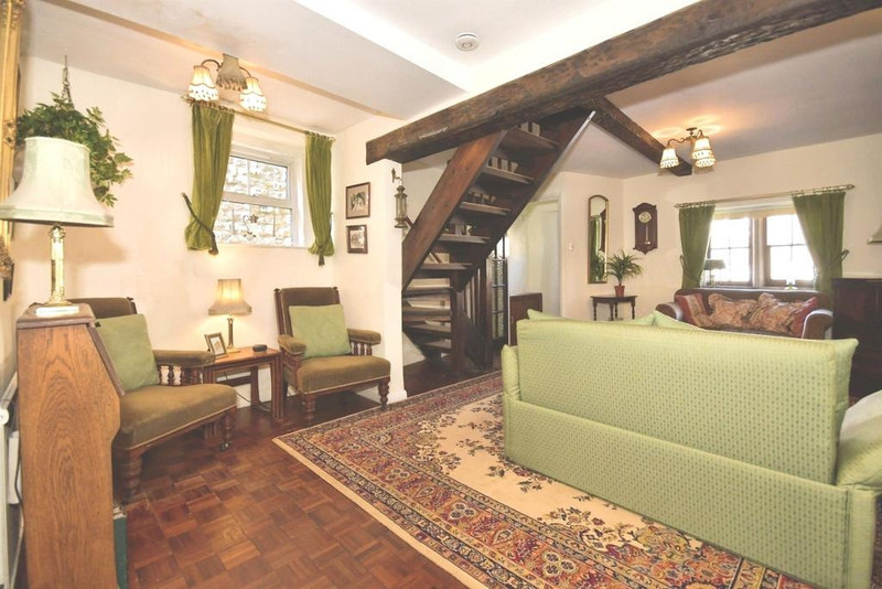 Serviced 2-Bed Apartment, Matlock, DE4, photograph 4