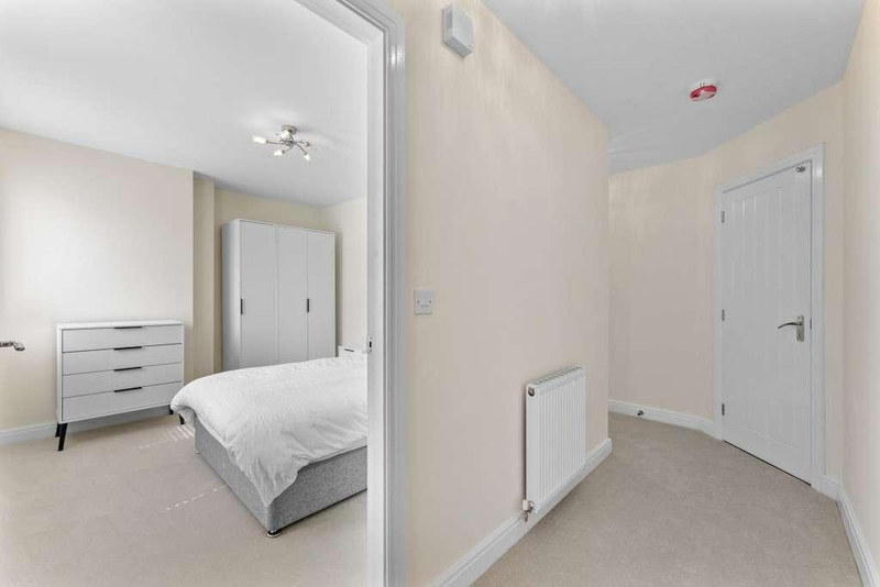 Serviced 1-Bed Apartment, Glossop, SK13, photograph 8