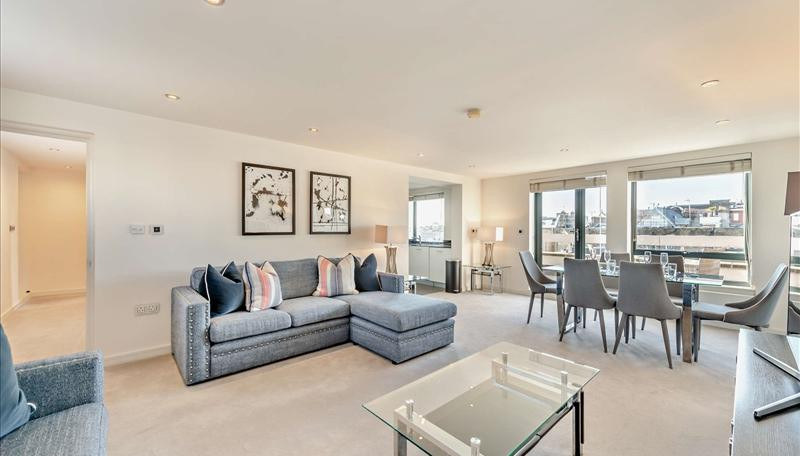 2-Bed Apartment, Fulham Road, SW3, photograph 2