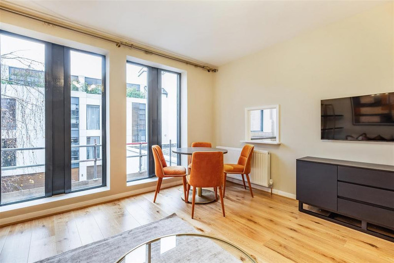 2-Bed Apartment, Fulham Road, SW3, photograph 5