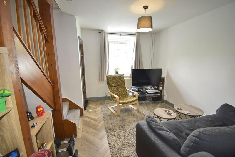 Serviced 2-Bed Apartment, High Peak, SK23, photograph 6