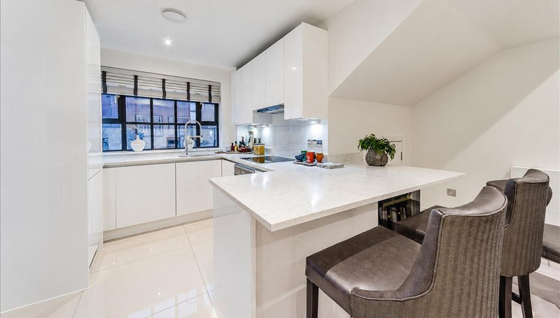 2-Bed Apartment, London, W6, photograph 4