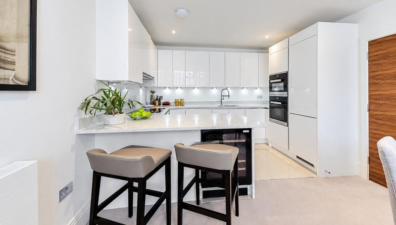 2-Bed Apartment, London, W6, photograph 4