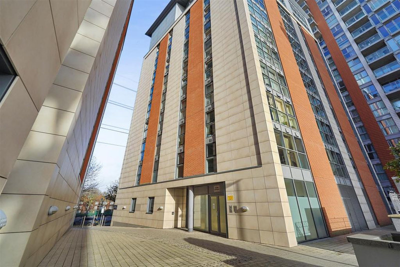 2-Bed Apartment, Seagull Lane, E16, photograph 4