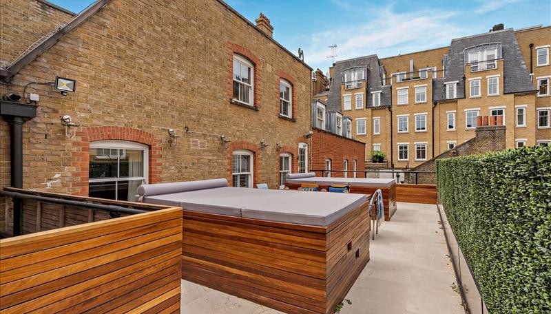 2-Bed Apartment, Grosvenor Hill, W1K, photograph 3