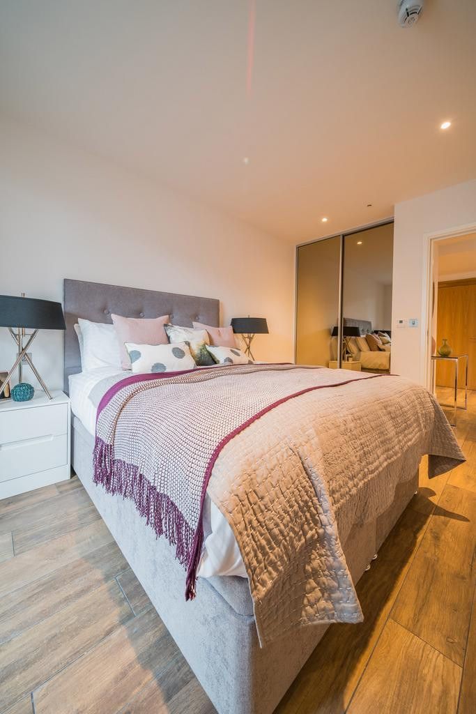 1-Bed Apartment, Three Colts Lane, E2, photograph 6