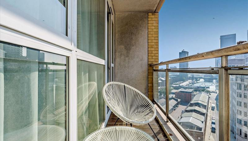 2-Bed Apartment, London, E14, photograph 5