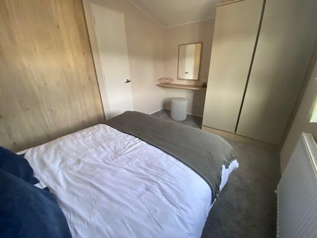 Serviced 2-Bed Apartment, Buxton, SK17, photograph 8