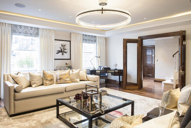 2-Bed Maisonette, Grosvenor Hill, W1K, photograph 2