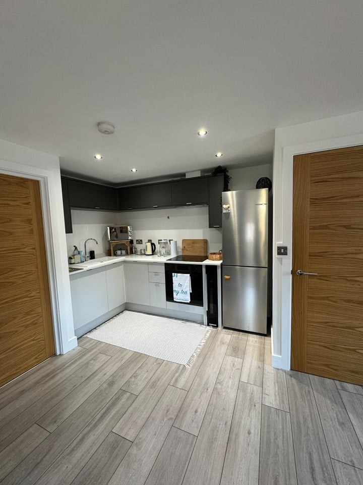 Serviced 1-Bed Apartment, Northampton, NN1, photograph 8