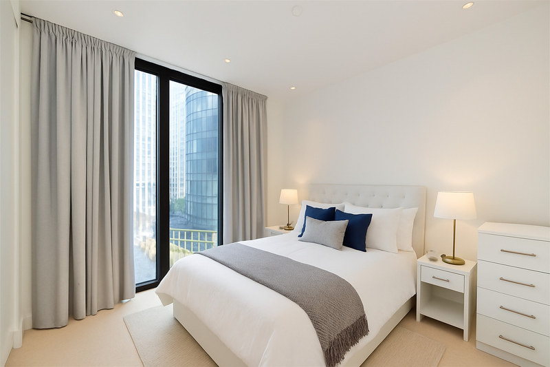 Luxury 2-Bed Apartment, Paddington Basin, W2, photograph 3