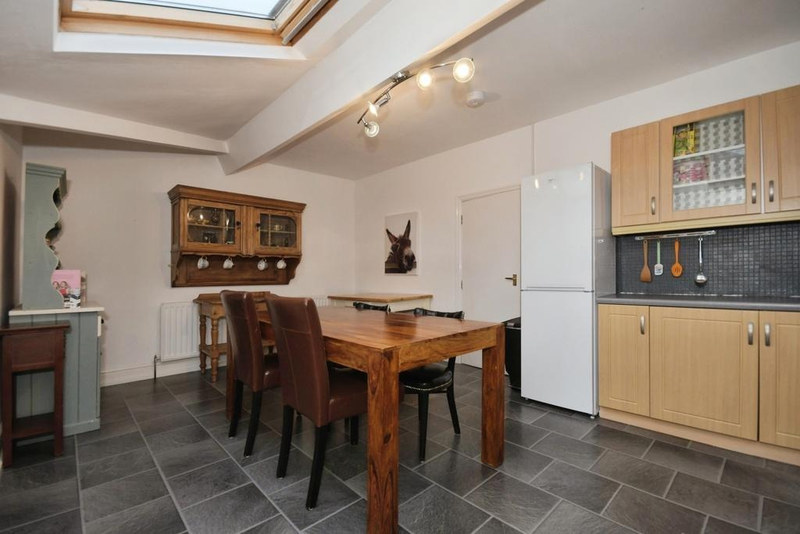 Serviced 2-Bed Apartment, Buxton, SK17, photograph 6
