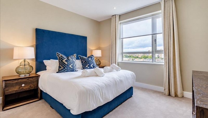2-Bed Apartment, London, E14, photograph 6