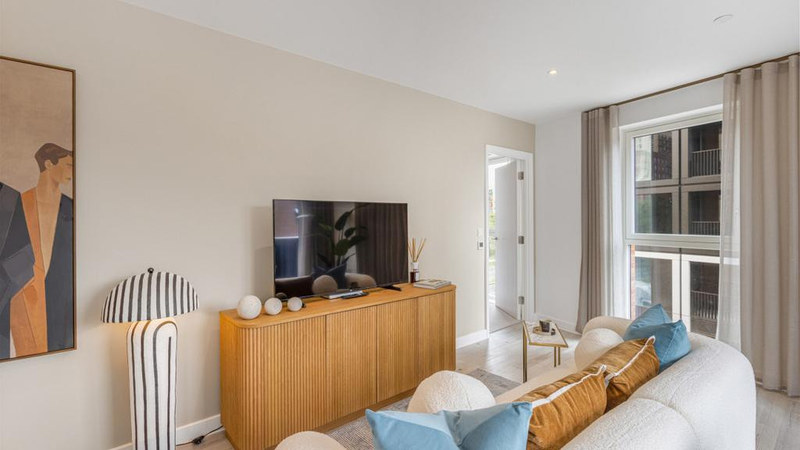 2-Bed Apartment, London, SE10, photograph 2