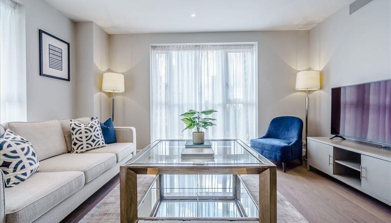 2-Bed Apartment, London, E14, photograph 2
