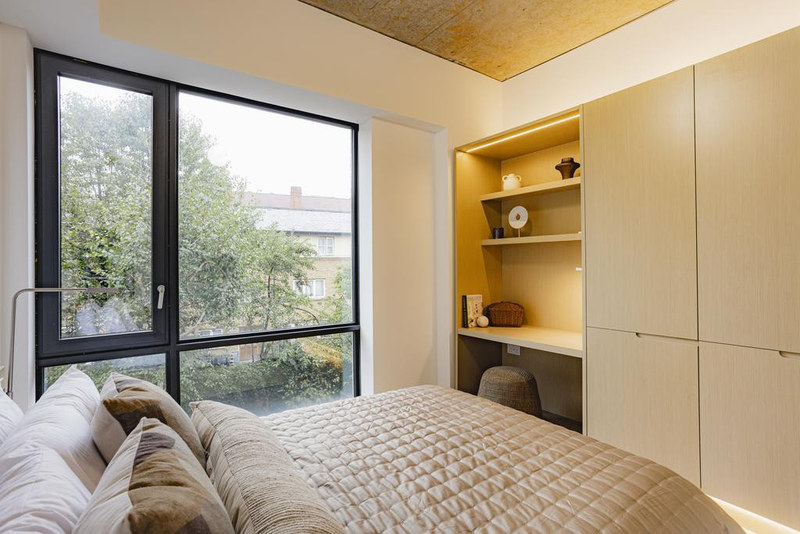 Studio Apartment, Hammersmith Road, W6, photograph 6