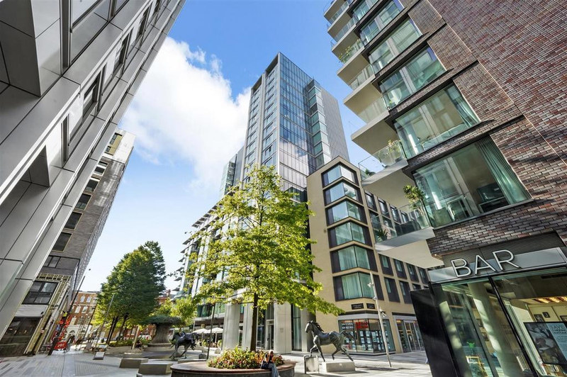 2-Bed Apartment, London, E1, photograph 2