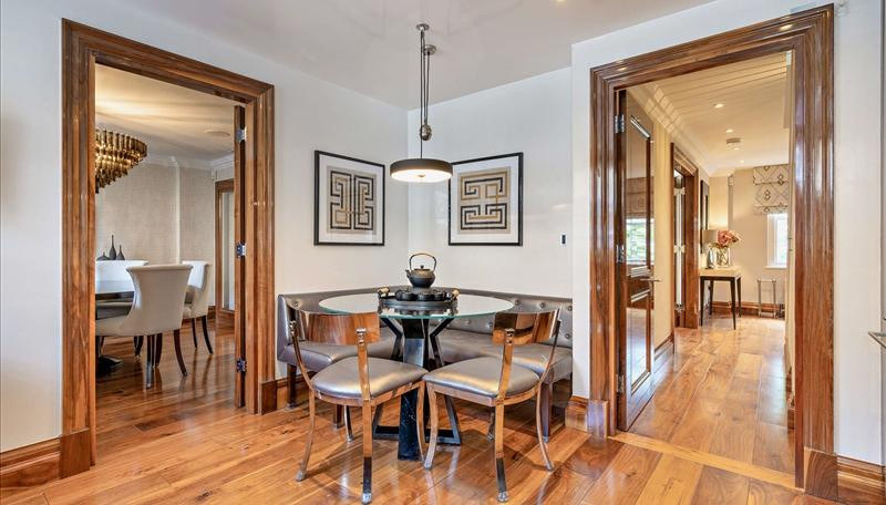 2-Bed Apartment, Grosvenor Hill, W1K, photograph 5
