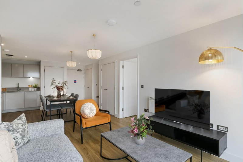 2-Bed Apartment, Silbury Boulevard, MK9, photograph 4