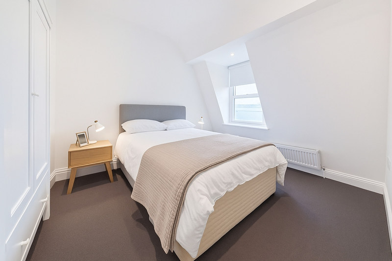 Serviced 2-Bed Apartment, King’s Road, Chelsea, SW3, photograph 1