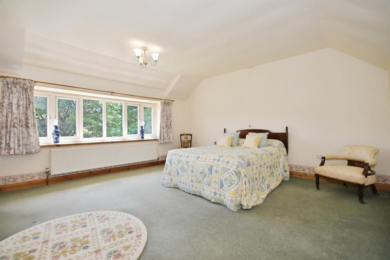 Serviced 2-Bed Apartment, Buxton, SK17, photograph 8