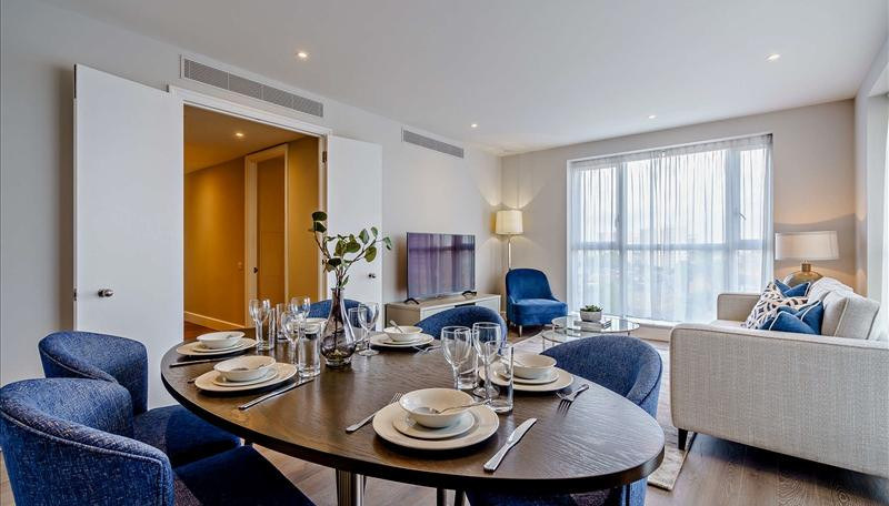 2-Bed Apartment, London, E14, photograph 3