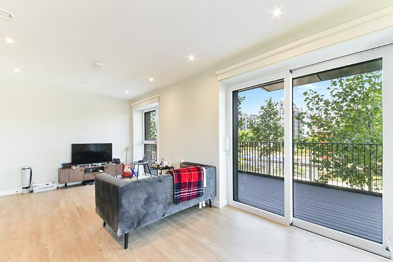 2-Bed Apartment, London, N17, photograph 5