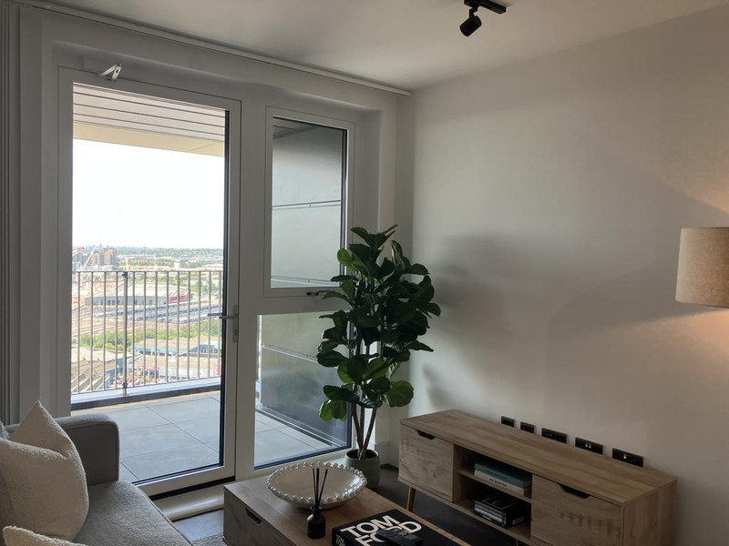 Studio Apartment, Scrubs Lane, NW10, photograph 6