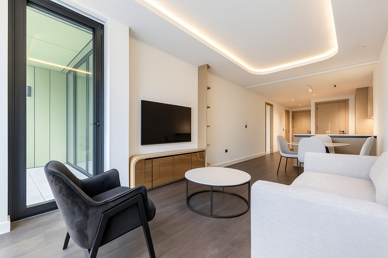 Serviced 2-Bed Apartment, Fareham St, Fitzrovia, W1D, photograph 2