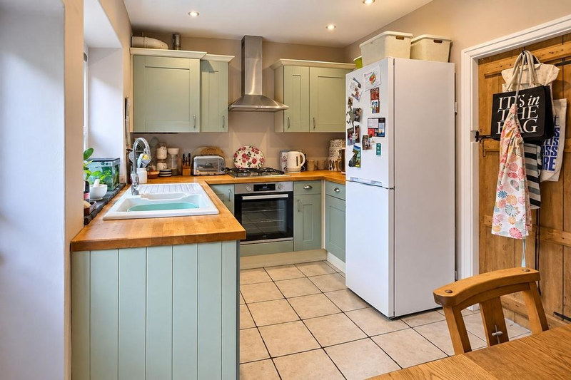 Serviced 2-Bed Apartment, High Peak, SK22, photograph 4