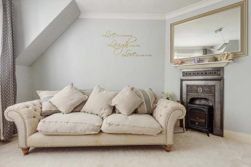 1-Bed Apartment, Hindhead, GU26, photograph 3