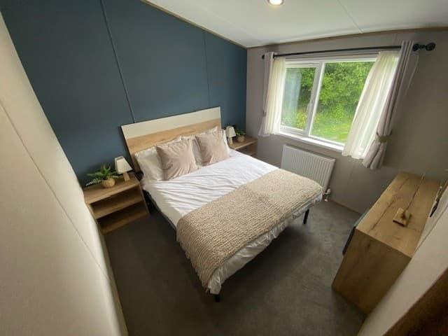 Serviced 2-Bed Apartment, Buxton, SK17, photograph 6