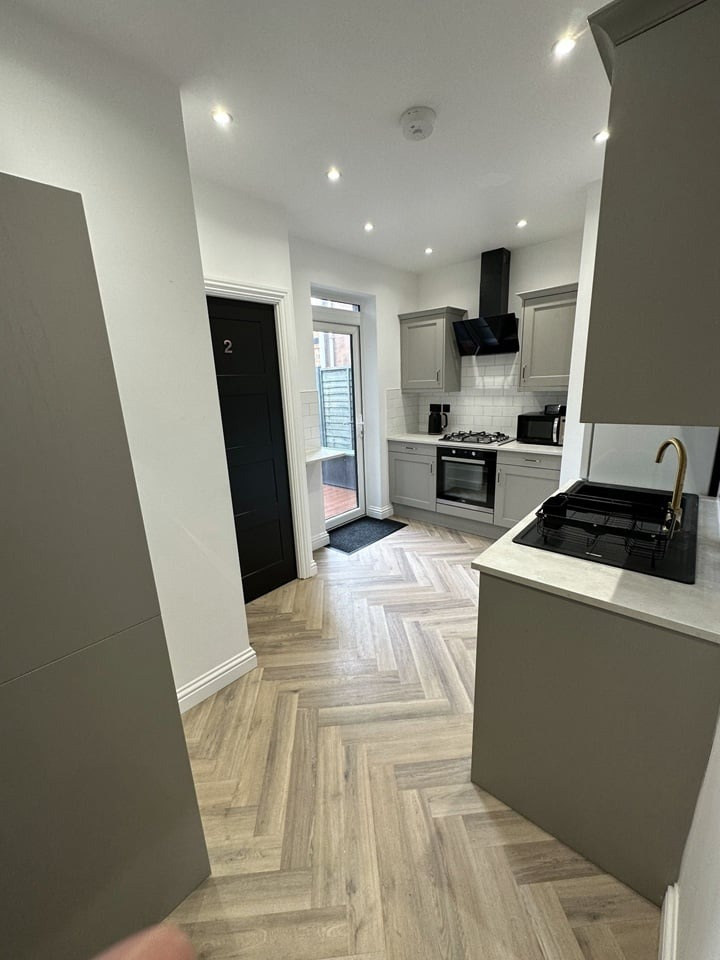Serviced 1-Bed Apartment, Northampton, NN1, photograph 5