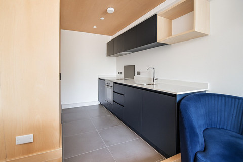 Stylish 2-Bed Apartment, Manchester, M15, photograph 1