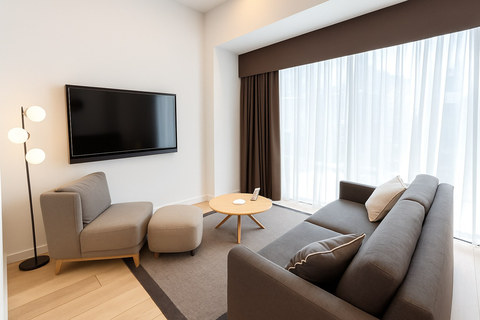 Modern 1-Bed Apartment, City Centre, B4, photograph 1