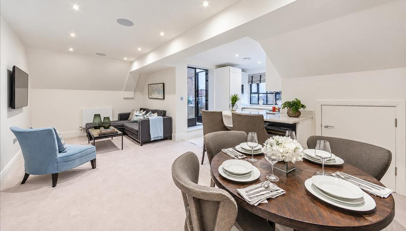 2-Bed Apartment, London, W6, photograph 2