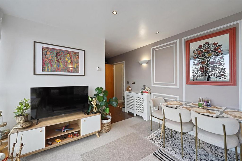 2-Bed Apartment, Seagull Lane, E16, photograph 5