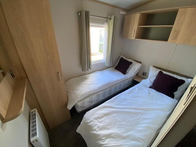 Serviced 2-Bed Apartment, Buxton, SK17, photograph 8