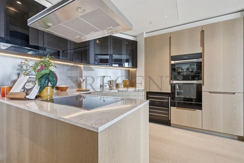 2-Bed Apartment, London, SW8, photograph 6